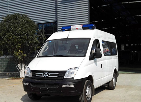 大通牌SH5041XJHA4D5型救护车